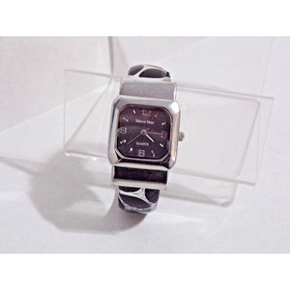 Finesse Quartz Black & Cream Cuff Band Pearl Face Square